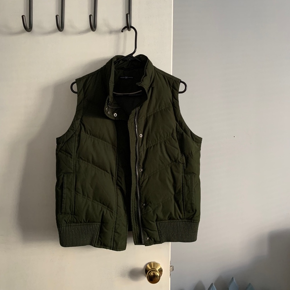 GAP puffer vest, with detachable faux fur hood | M
